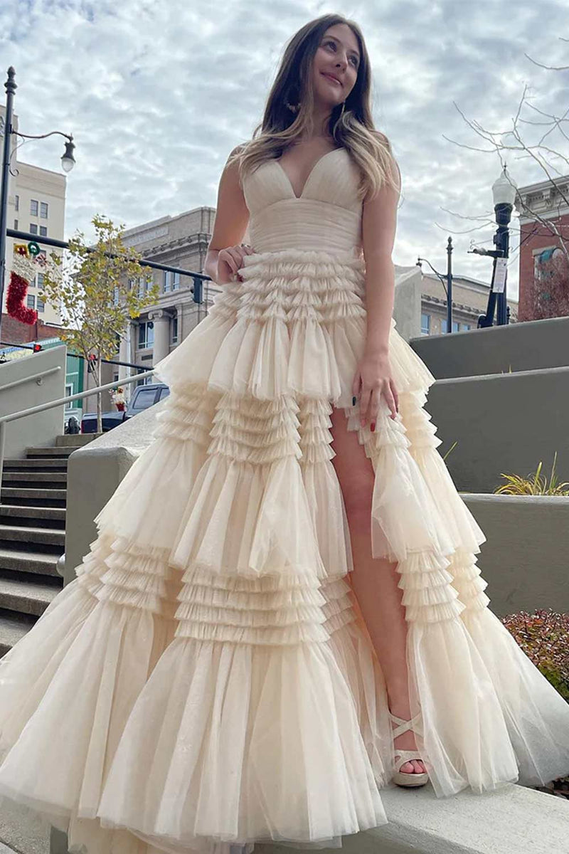 Laden Sie das Bild in den Galerie-Viewer, Beige Langes Spaghettiträgern Tüll gestufte Ballkleid mit Schlitz