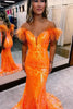 Laden Sie das Bild in den Galerie-Viewer, Glitzerndes Orange Langes Meerjungfrau Ballkleid mit Federn