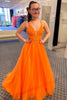 Laden Sie das Bild in den Galerie-Viewer, Orange V-Ausschnitt A-Linien Tüll Abendkleid mit Spitze