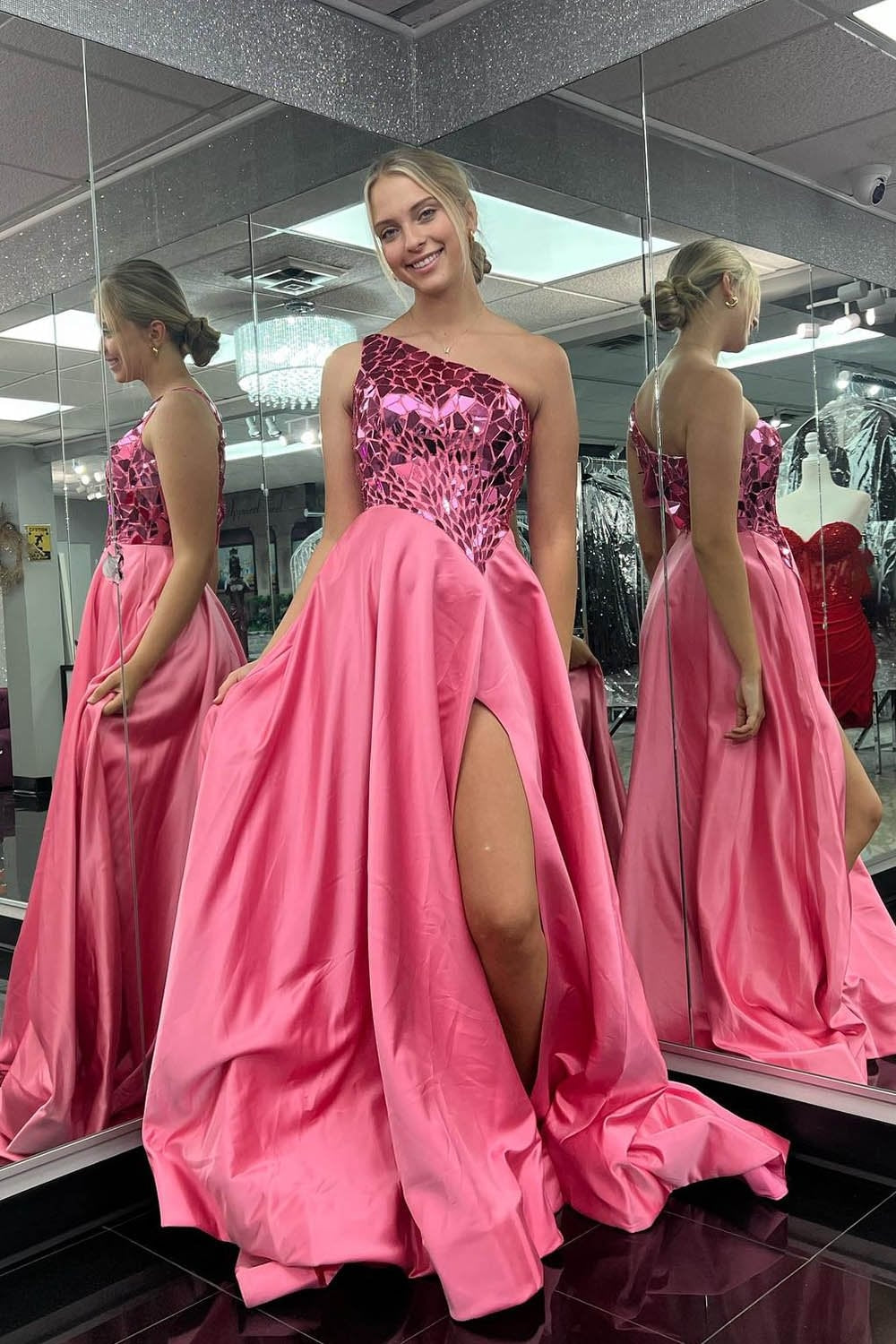 Glitzerndes Rosa Ein-Schulter-Spiegel-Lange Abendkleid mit Schlitz