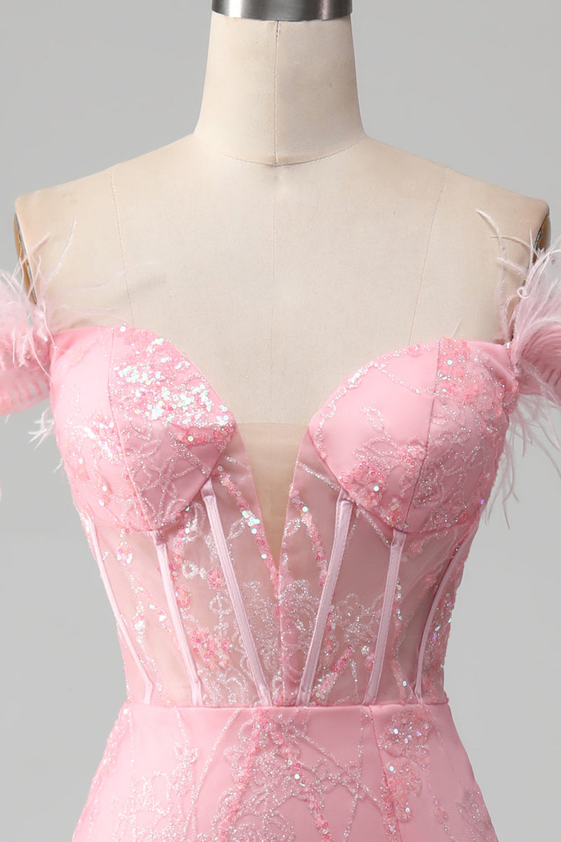 Laden Sie das Bild in den Galerie-Viewer, Meerjungfrau Schulterfreies Glitzerndes Rosa Federkorsett-Ballkleid mit Schlitz