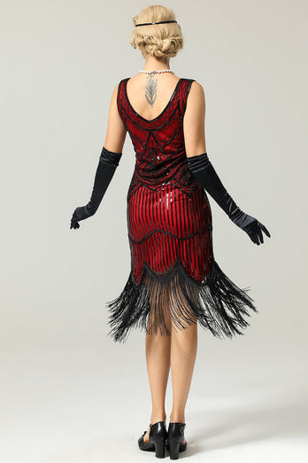 Rotes und schwarzes Kleid mit tiefem V-Ausschnitt und Flapper aus den 1920er Jahren